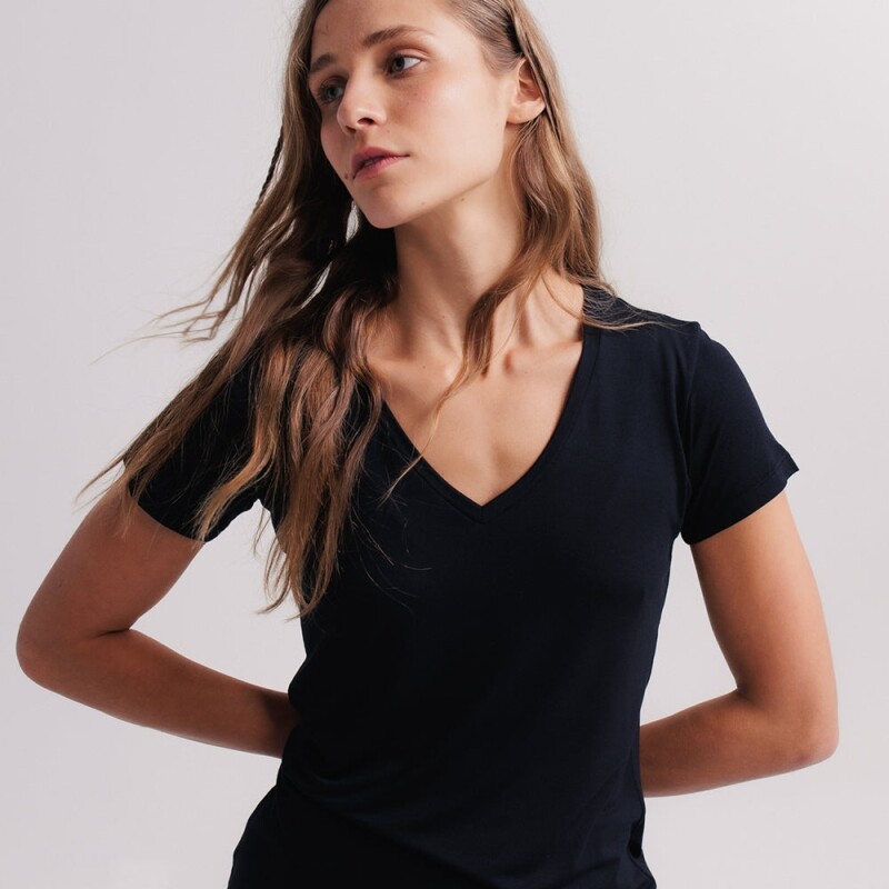 Camiseta Insider T-Shirt Tech Gola V - Feminina