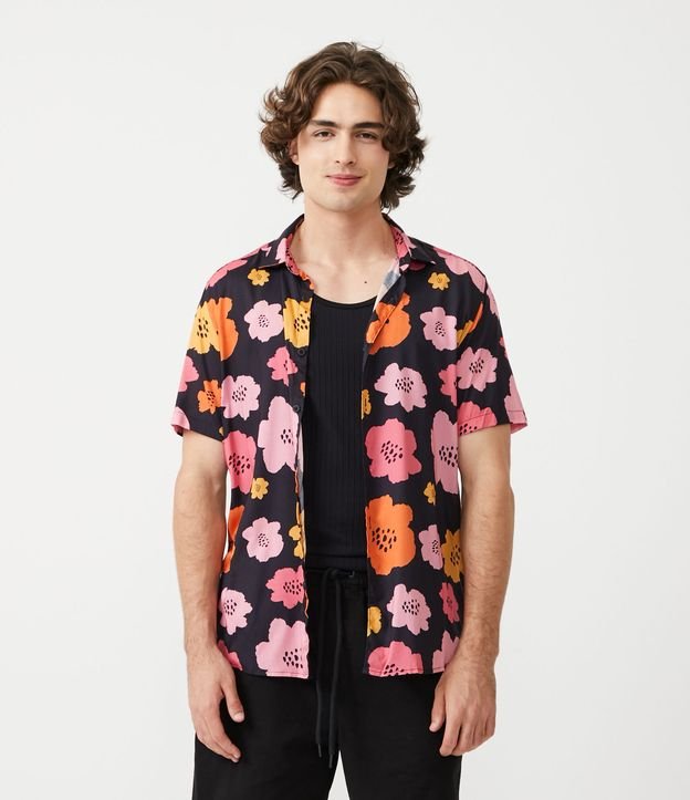 Camisa Manga Curta em Viscose com Estampa Floral